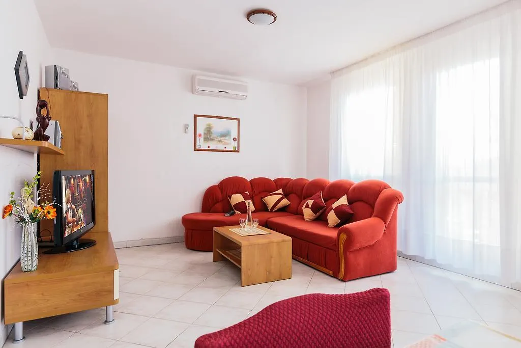 Andela Apartment Pula