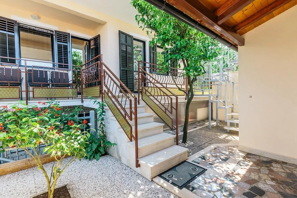 Andela Apartment Pula