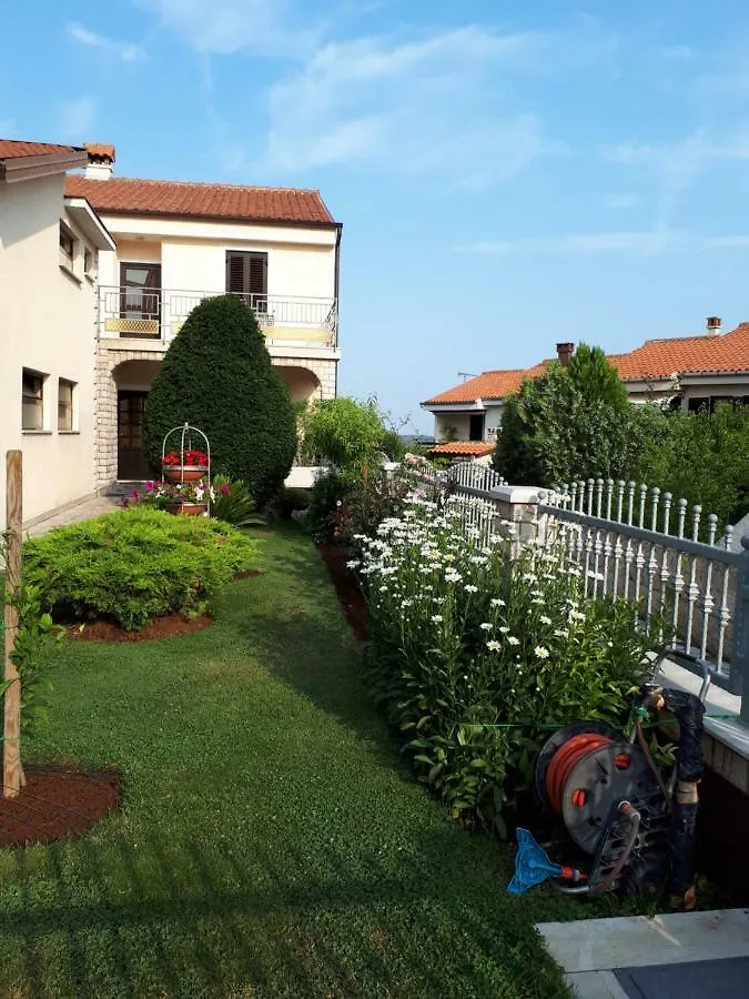 Andela Apartment Pula