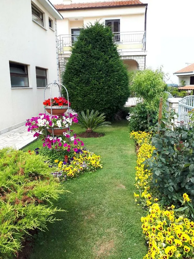Andela Apartment Pula