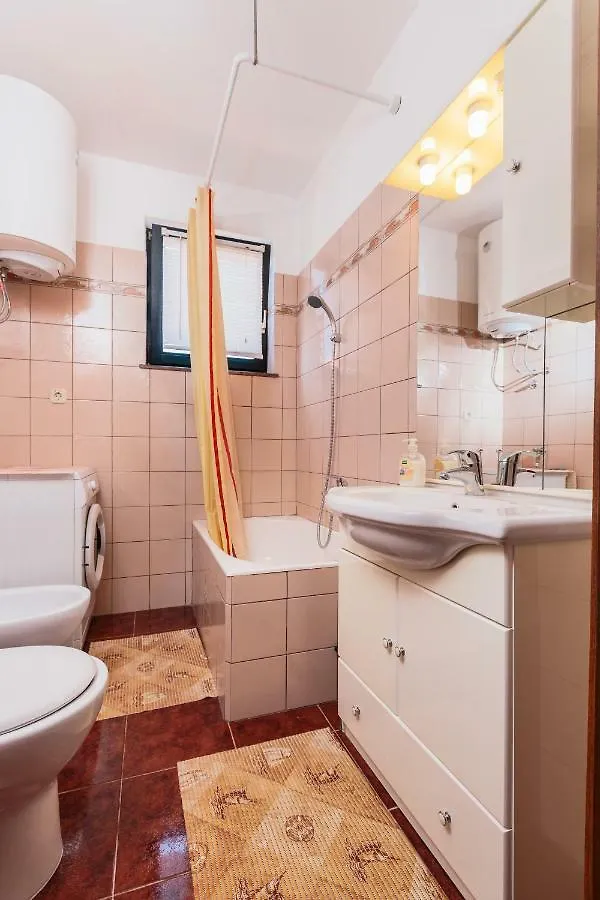 Andela Apartment Pula