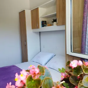 Apartman, And Kata Apartament